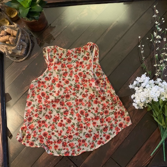 Lush- Sheer Floral Hi Low Crop Top Tank - Picture 5 of 5